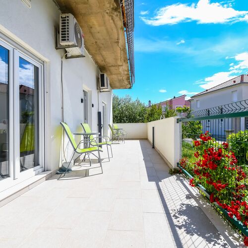 Apartments Tomo - near airport Kastel Novi