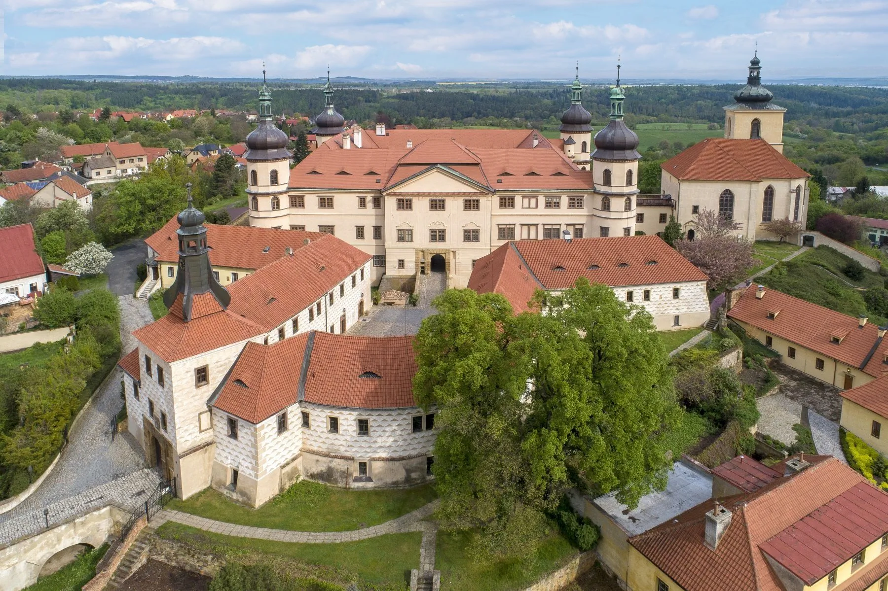 Z&aacute;mek v Kostelci nad Čern&yacute;mi lesy