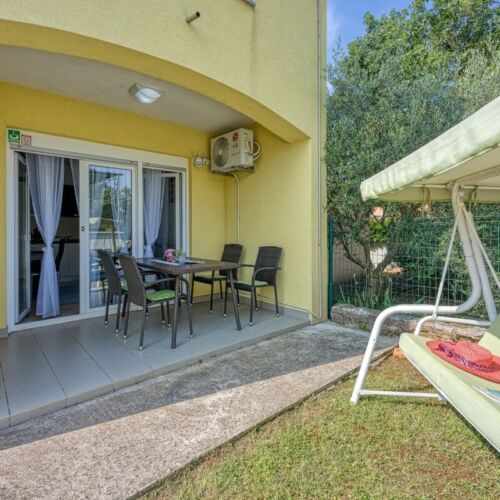 Apartments Rondine Karigador  3