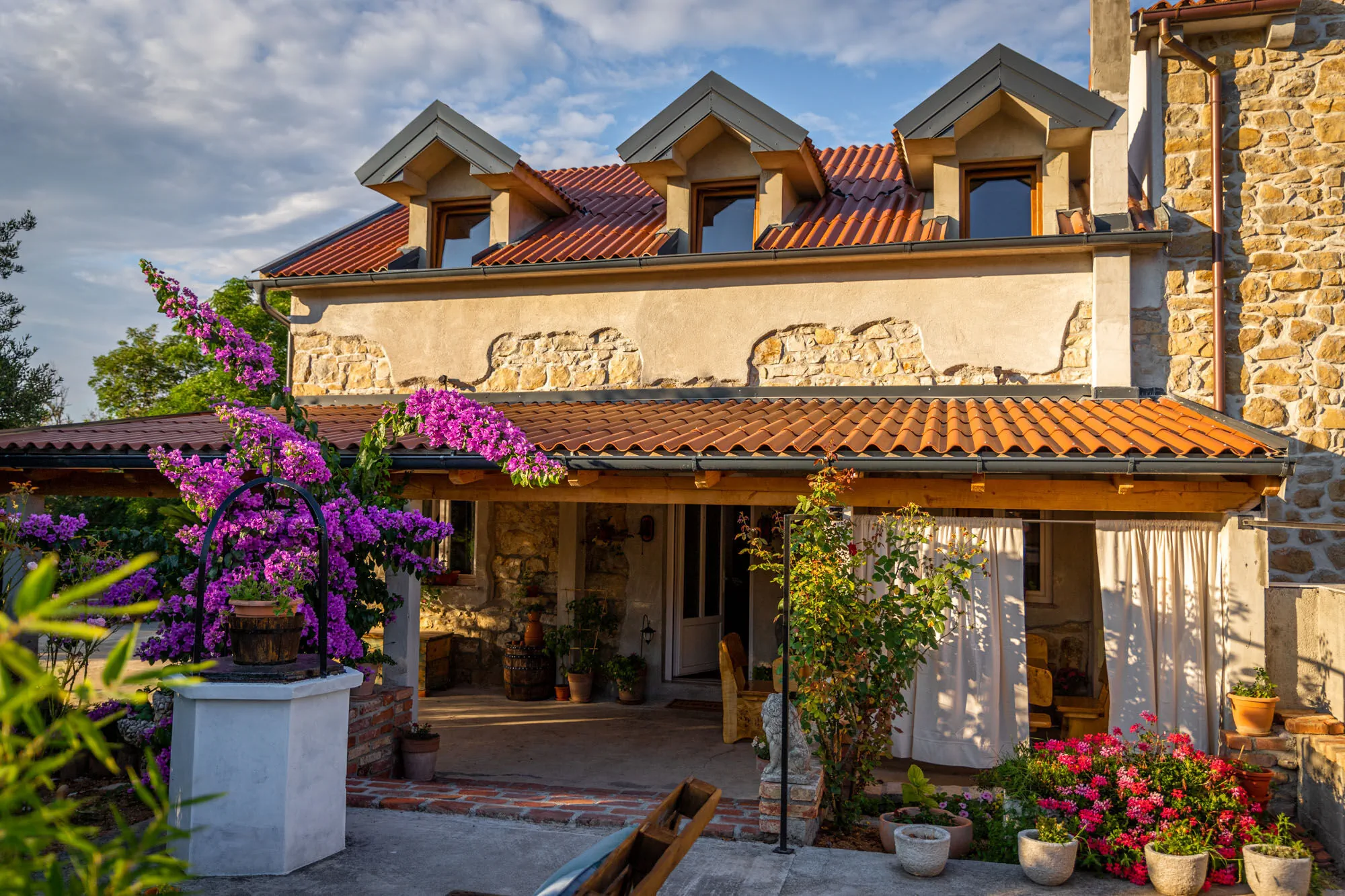 House Garden House Mundanije