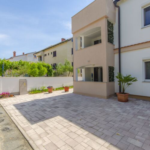 Apartments Mirjana Nin  2