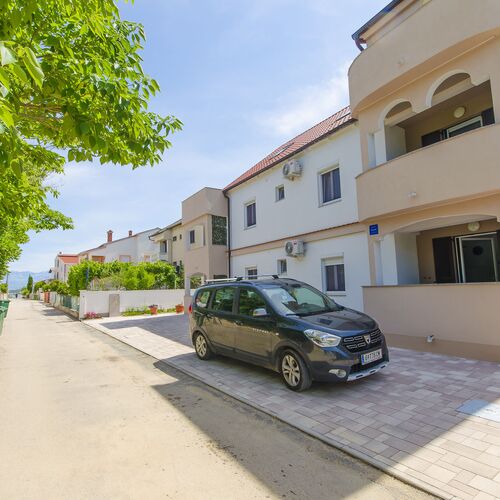 Apartments Mirjana Nin