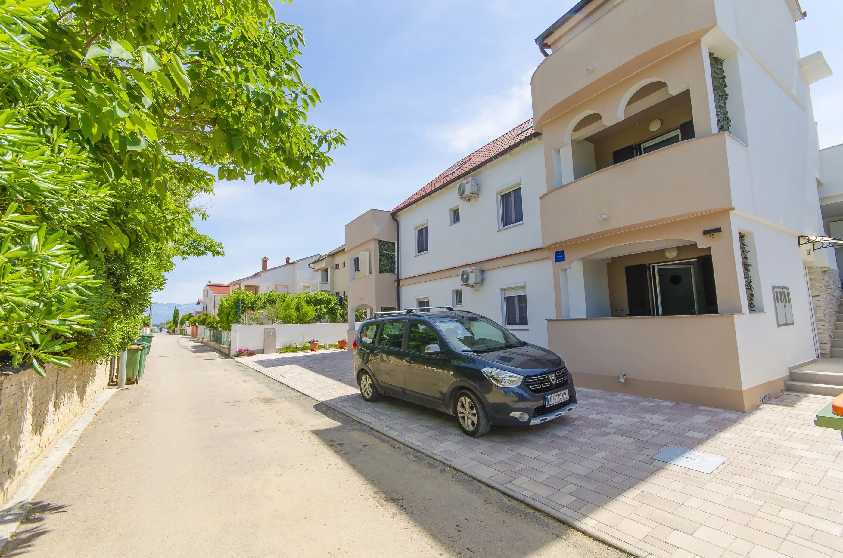 Apartments Mirjana Nin
