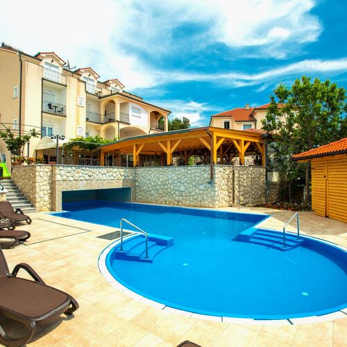 Apartments and Rooms Vitomir Lopar