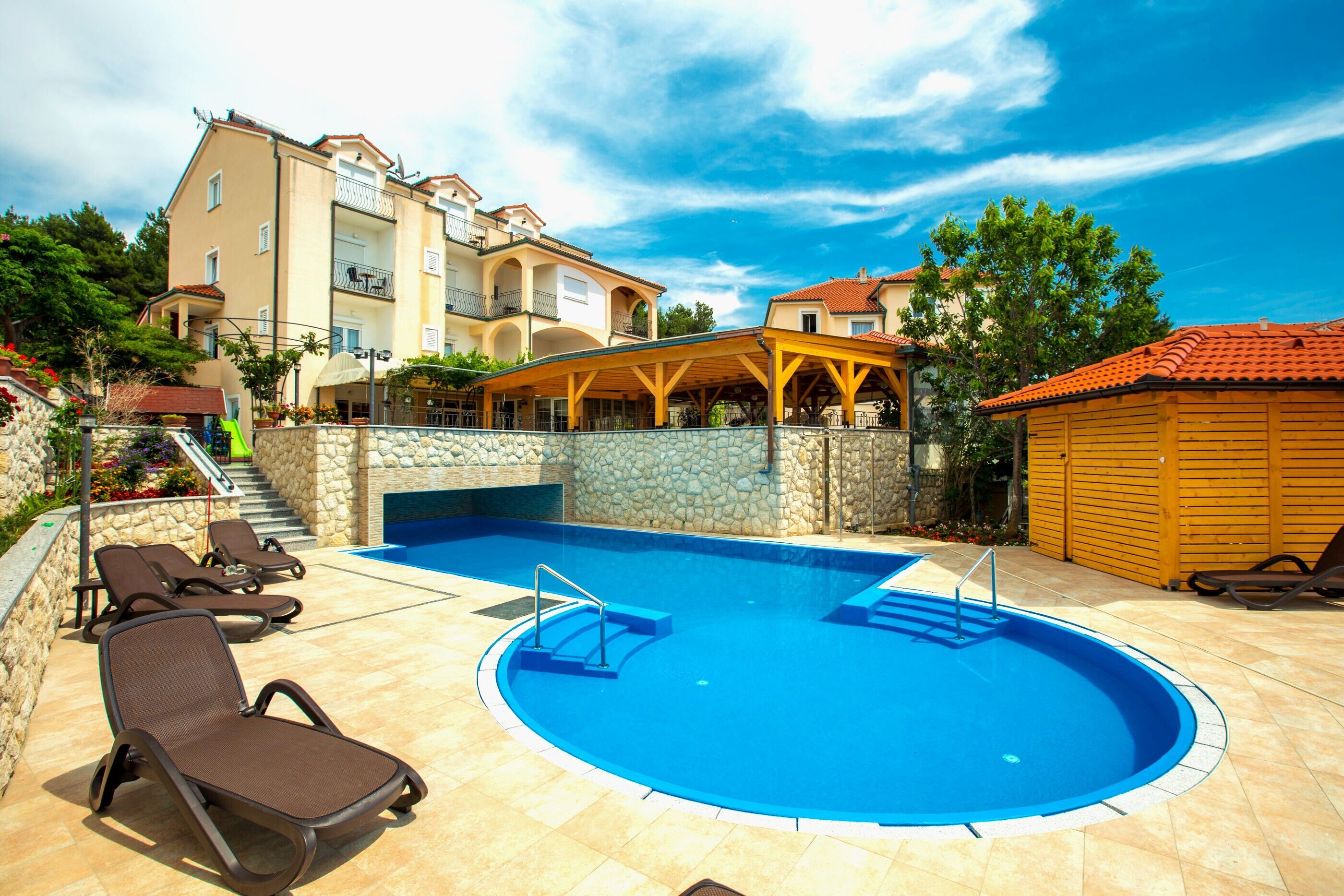 Apartments and Rooms Vitomir Lopar