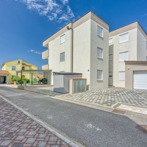 Apartment Karan Peroj  4