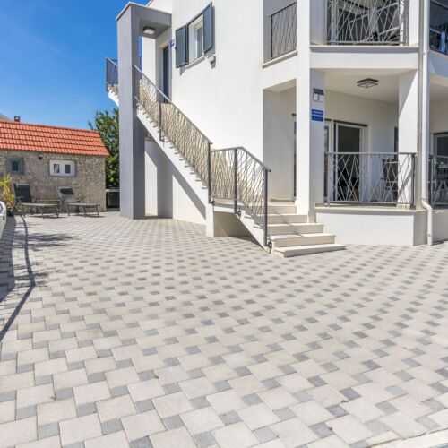 Apartments Lonamare Rogoznica  4