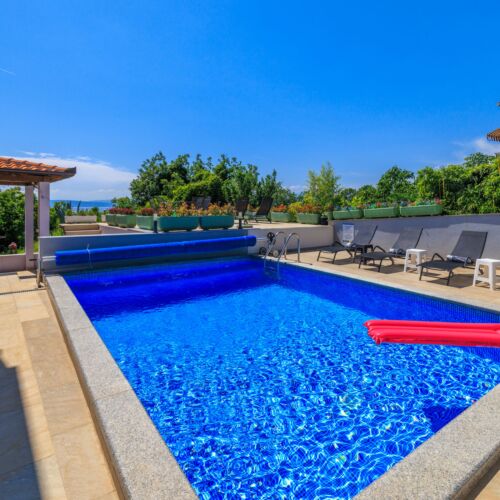 Apartments Black Omisalj