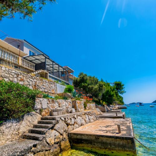 House Paval Karbuni  2