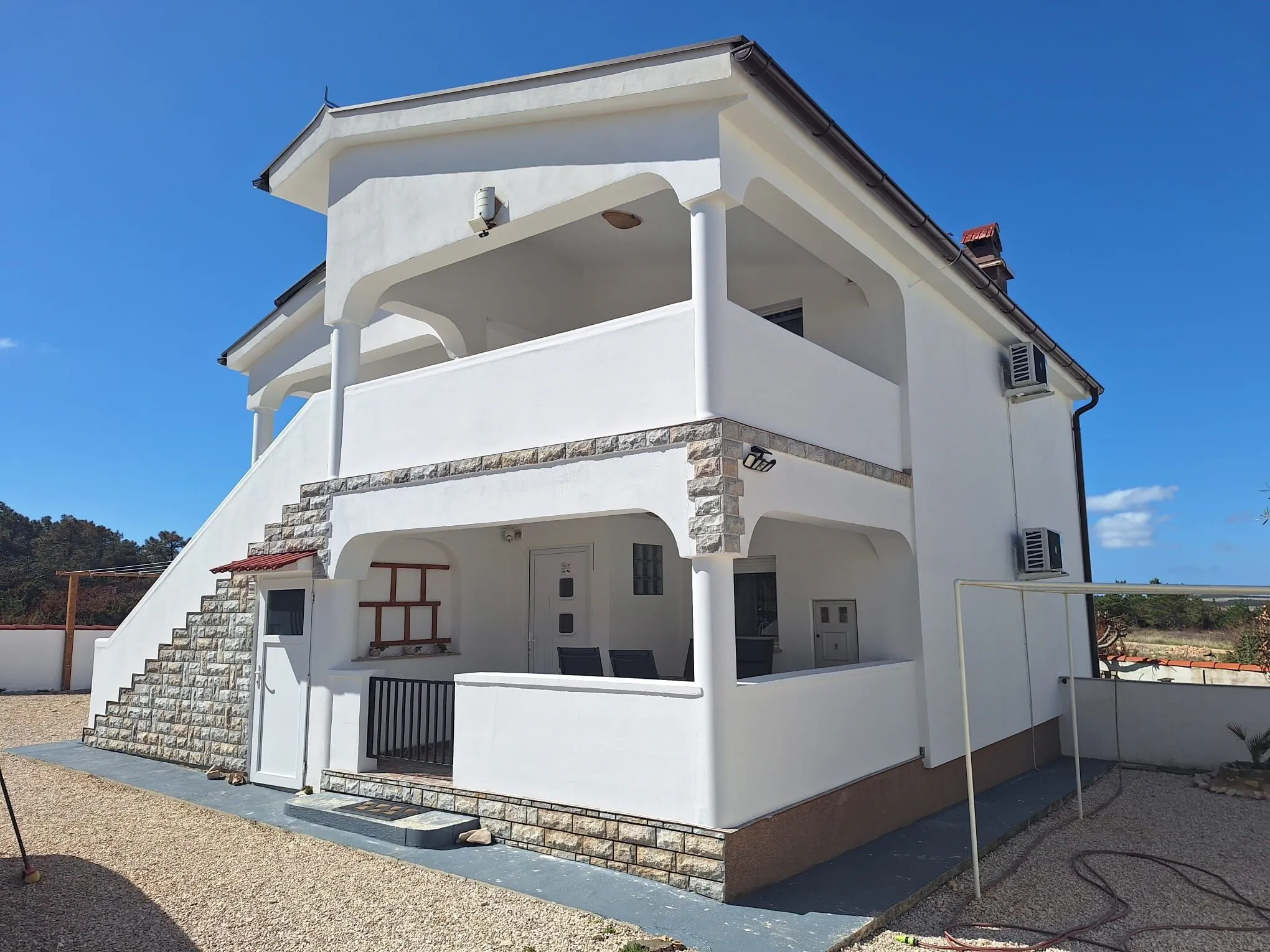 Apartments Suzana with Jacuzzi Razanac