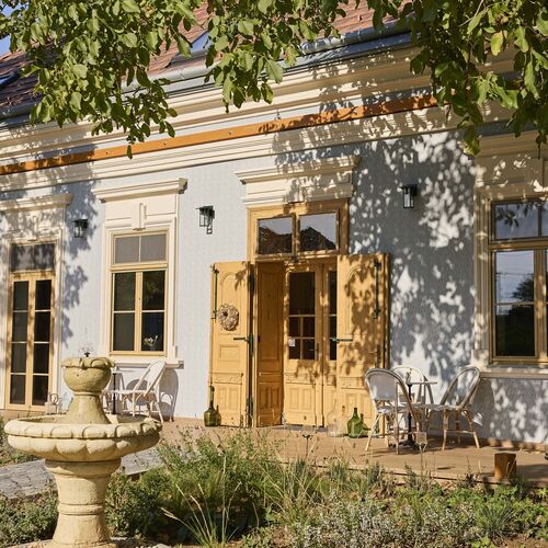 Icce Borbirtok Monoszló