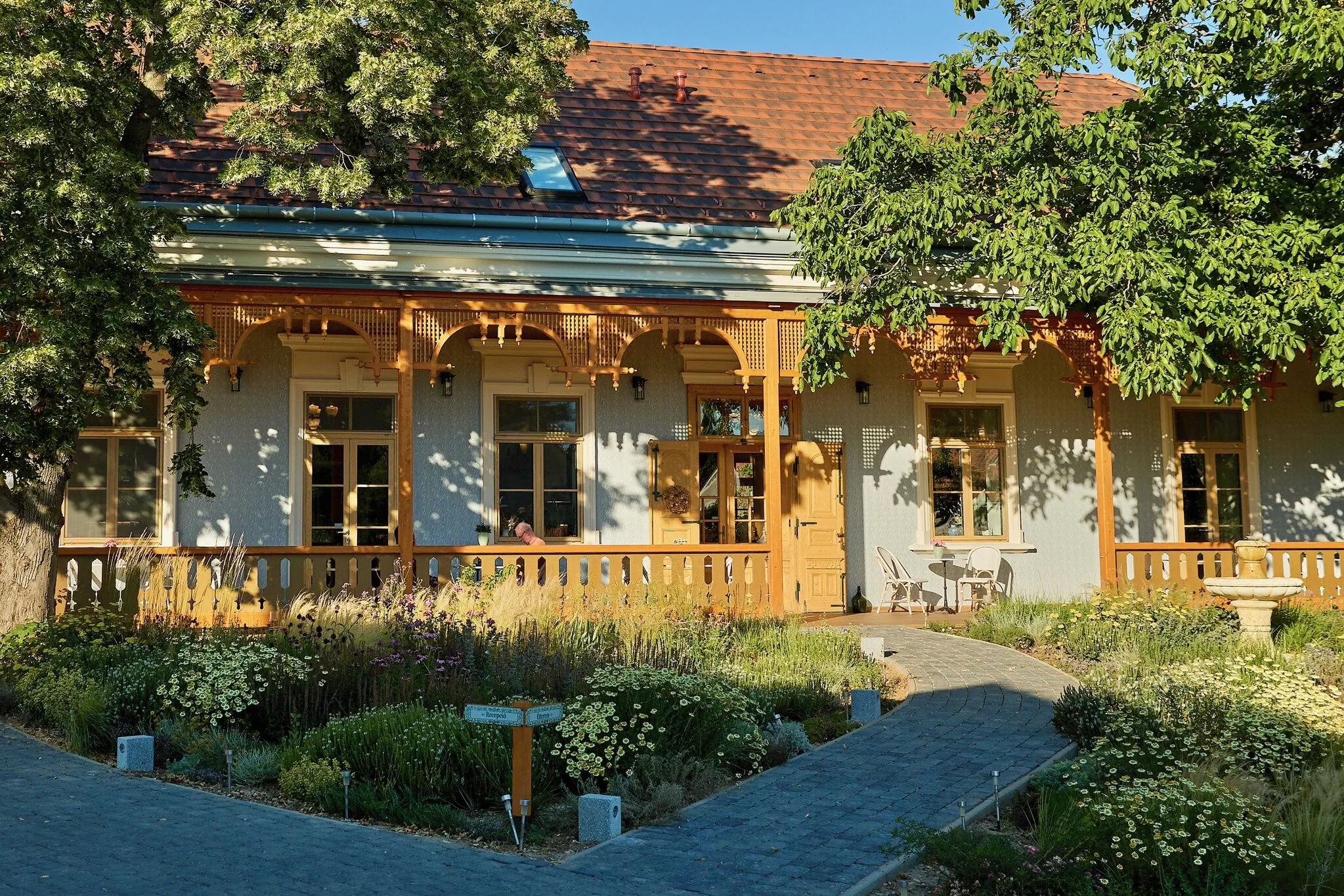 MONOslow - Wine, Dine & Rest Monoszló