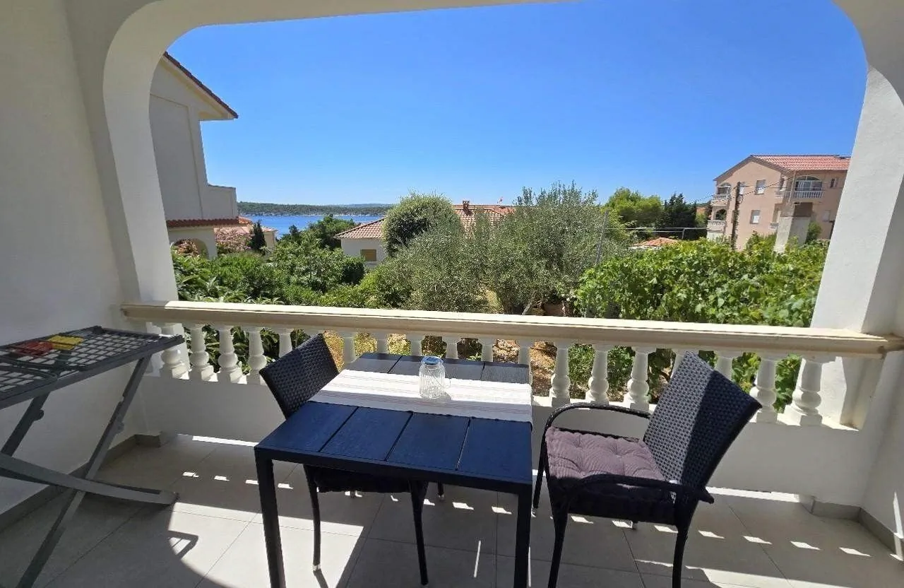 Apartments With Parking Space Barbat, Rab - 24096 Barbat