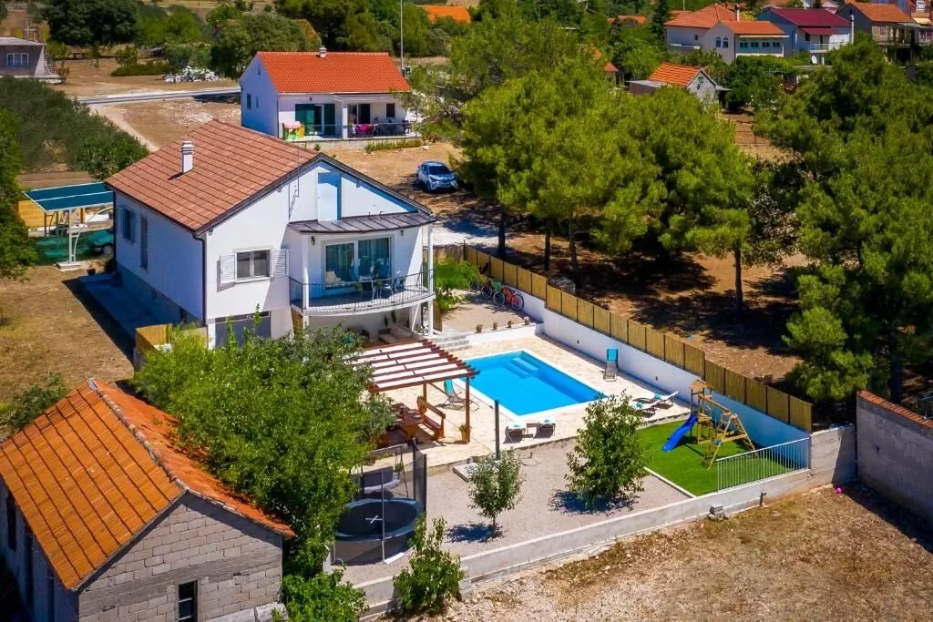 Family Friendly House With A Swimming Pool Vrpolje, Šibenik - 24345 Vrpolje
