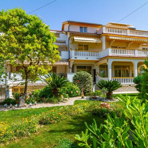 Apartments With Parking Space Palit, Rab - 24376 Palit