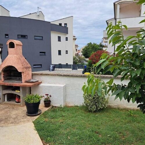 Apartmanok Parkolóhellyel Medulin - 24398