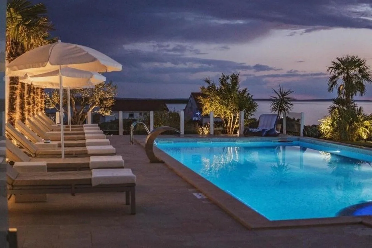 Family-friendly Apartments With Swimming Pool Mandre, Pag - 24502 Mandre