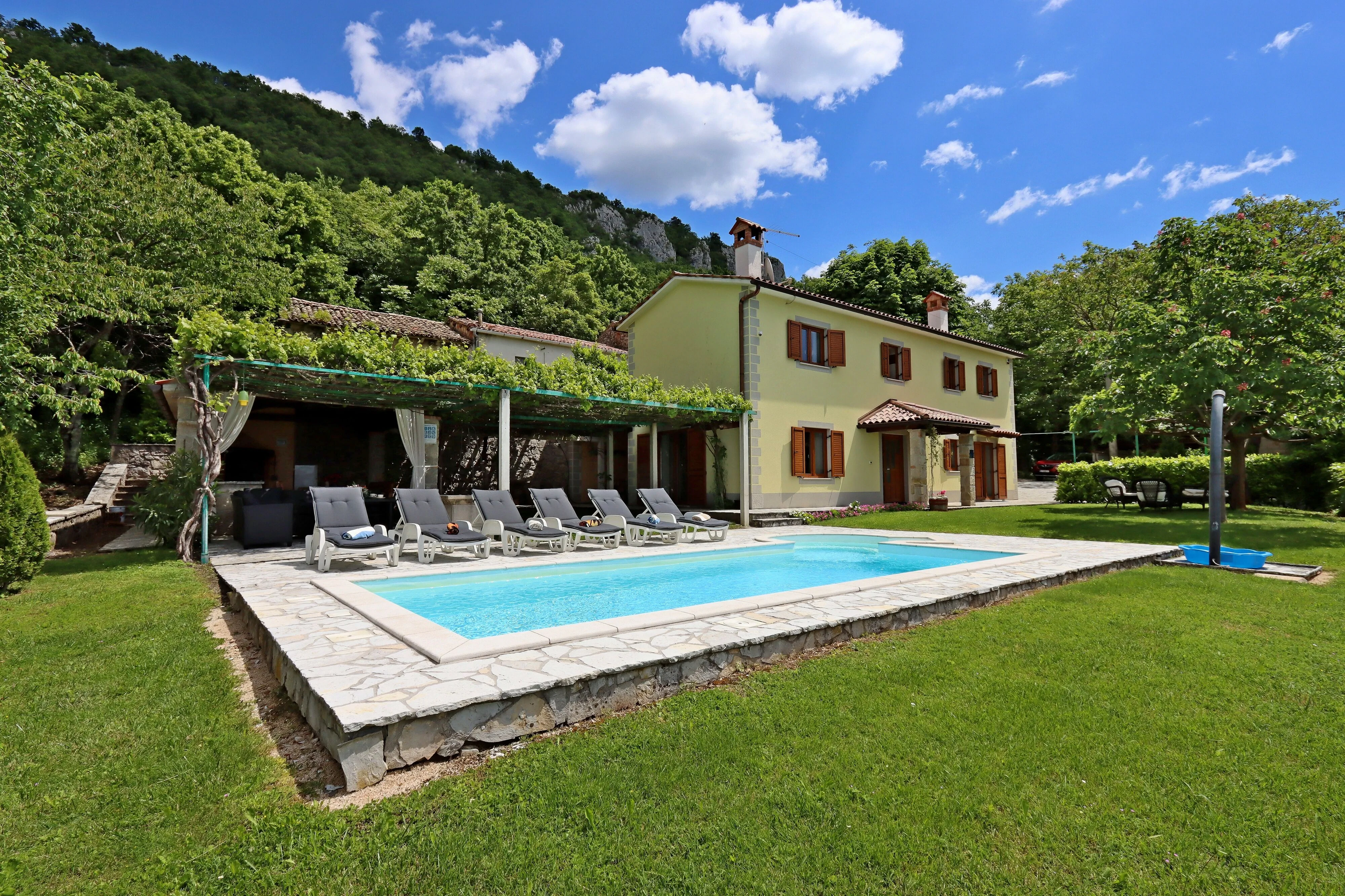 Family Friendly House With A Swimming Pool Dolenja Vas, Central Istria - Središnja Istra - 24521 Dolenja Vas