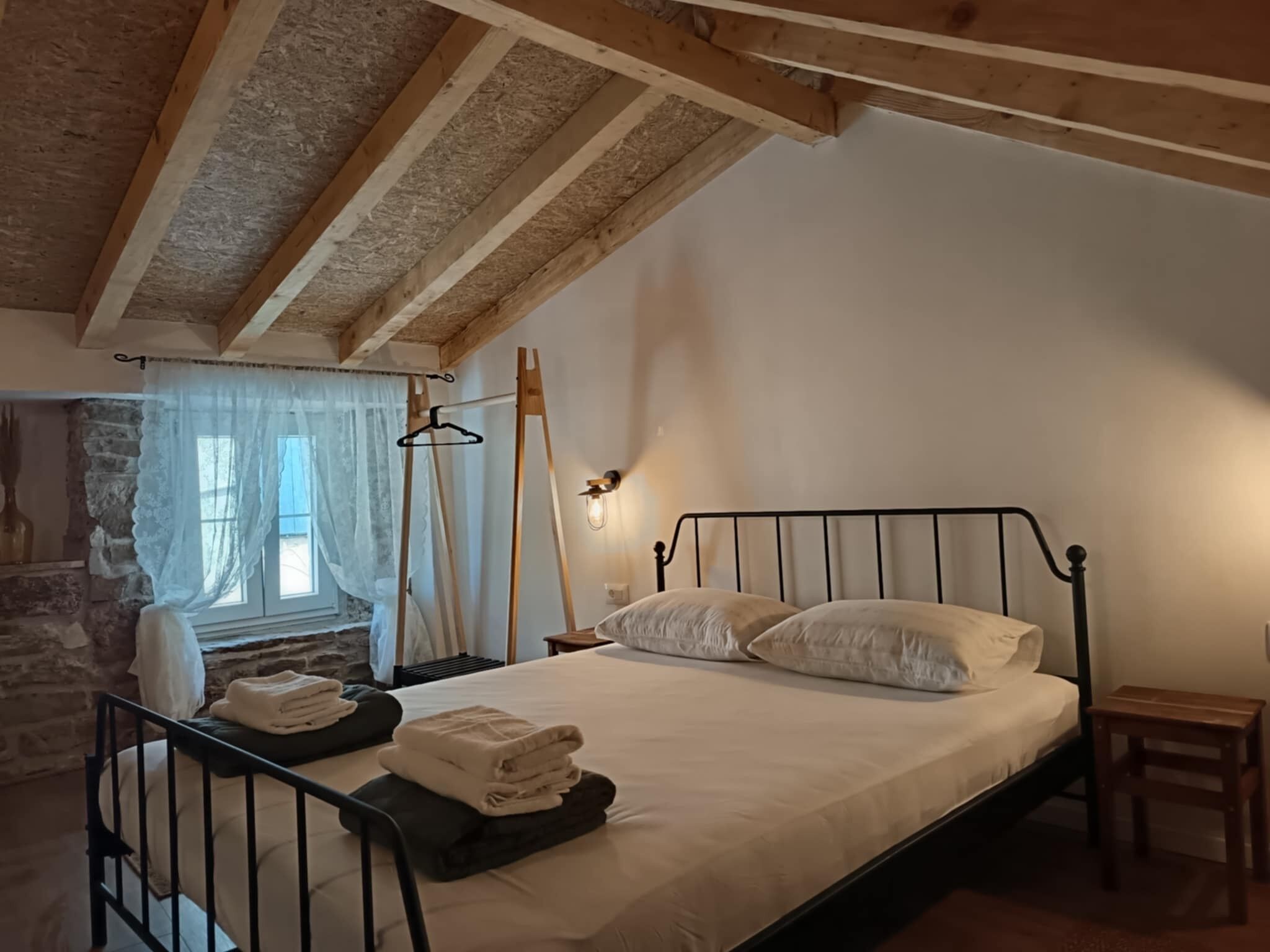 Apartmanok és Szobák Parkolóhellyel Komiza, Vis - 24523 Komiža