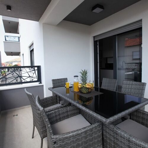 Apartmanok Parkolóhellyel Trogir - 24605