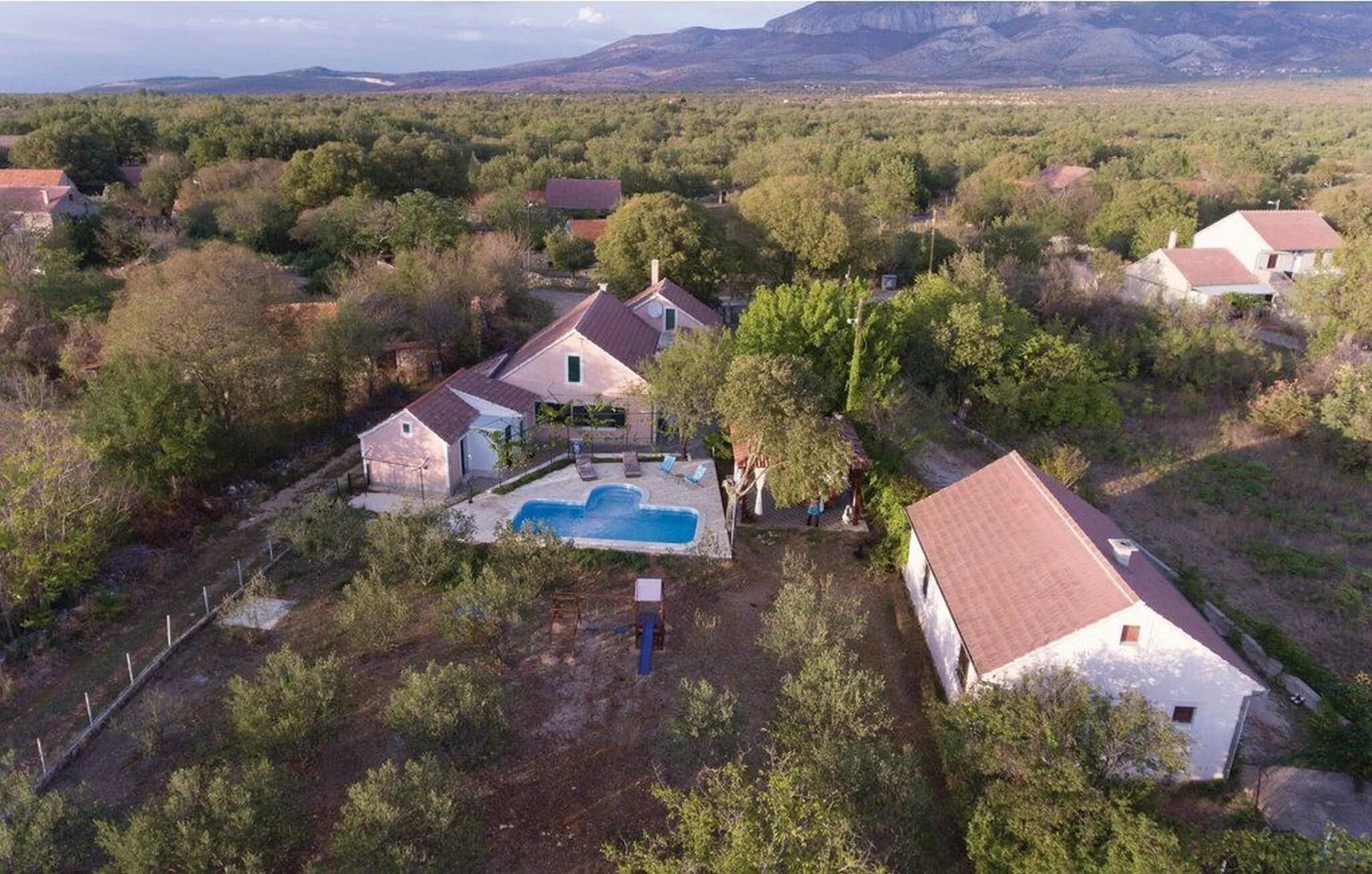 House Back to nature Drniš