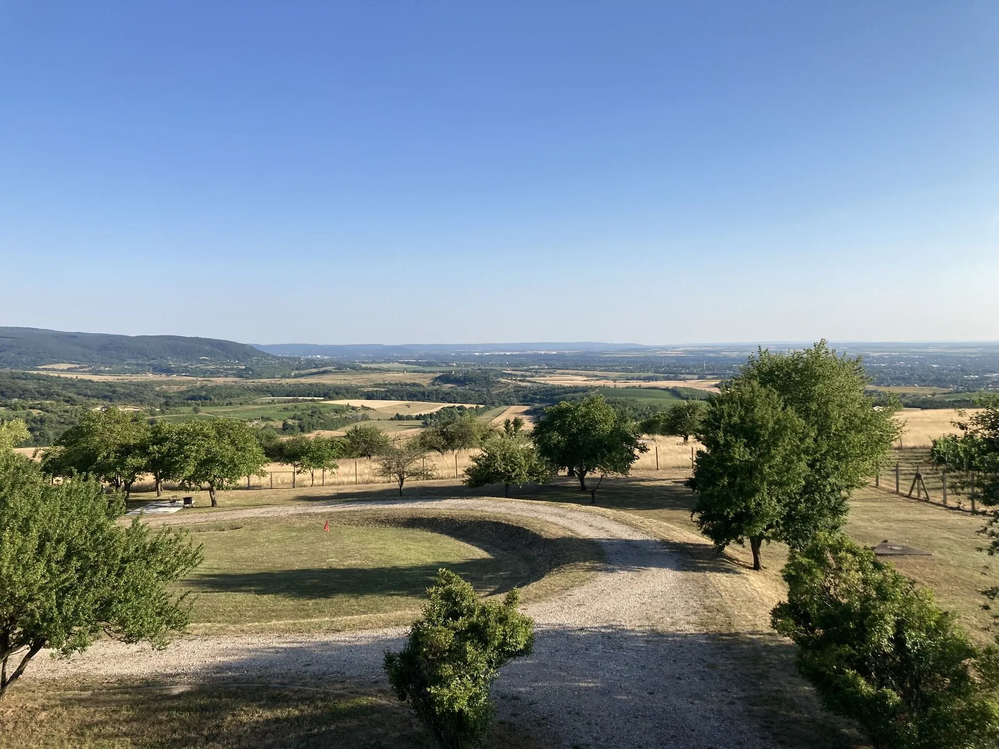 Bázis a hegyen Vendégház Dunaszentmiklós