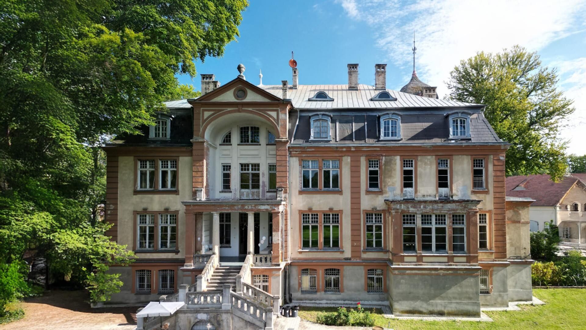 Pałac i Folwark Brzeźnica