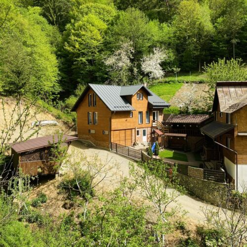 Cabana din Lemn Poiana Mărului