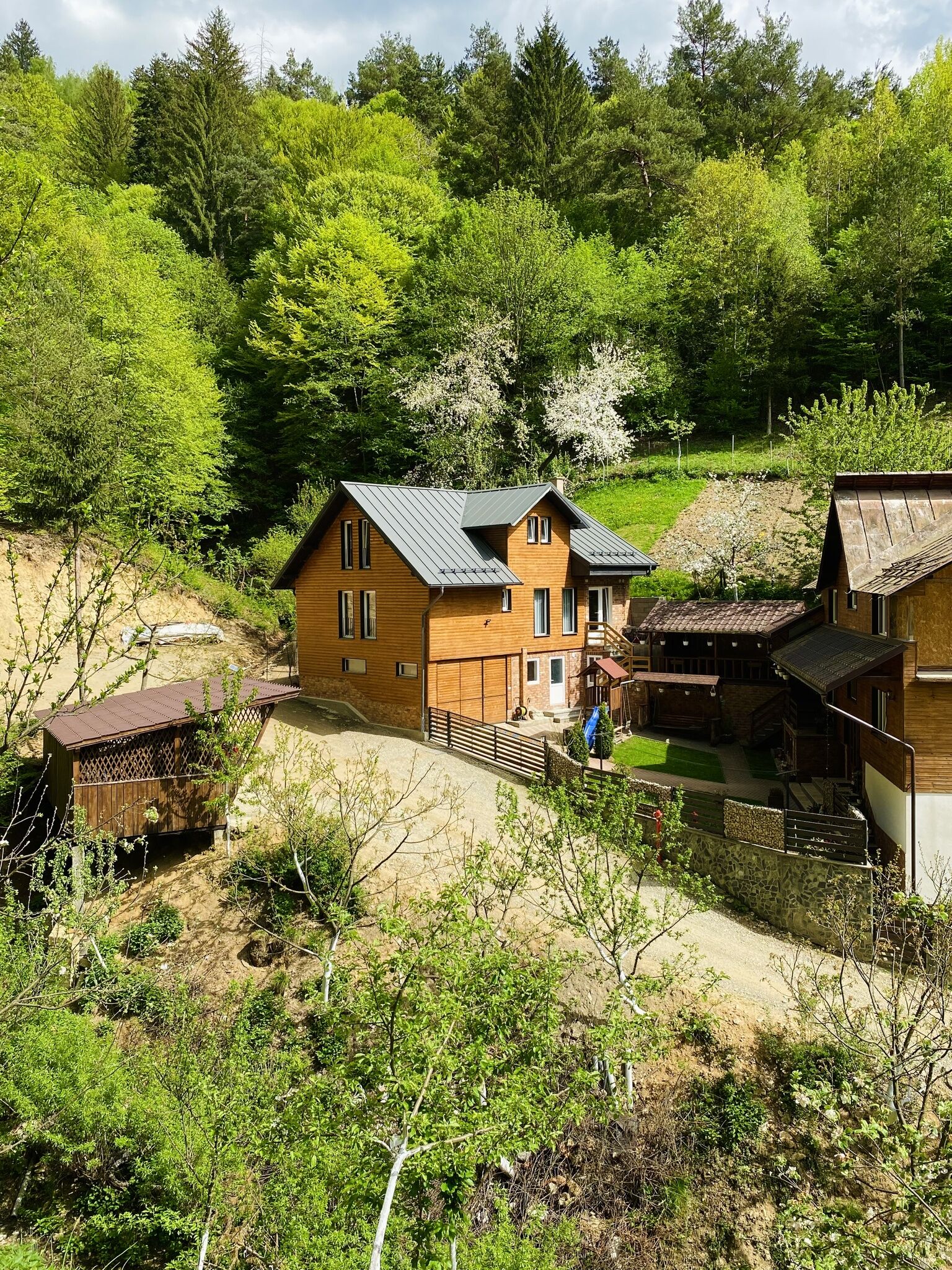 Cabana din Lemn Poiana Mărului