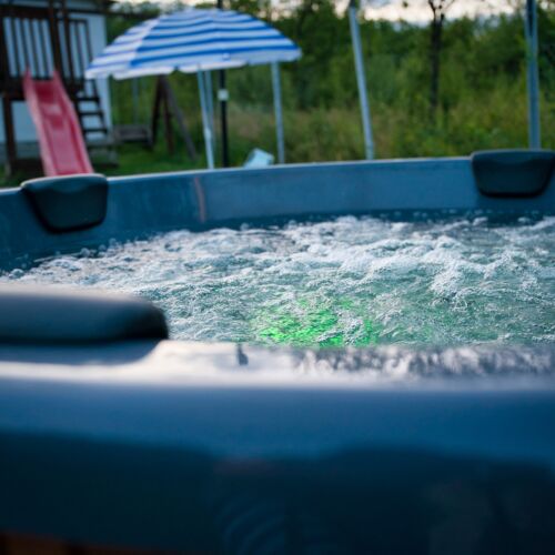 Ciubar premium din fibra cu hidromasaj și luminițe, capacitate 8-10persoane! 