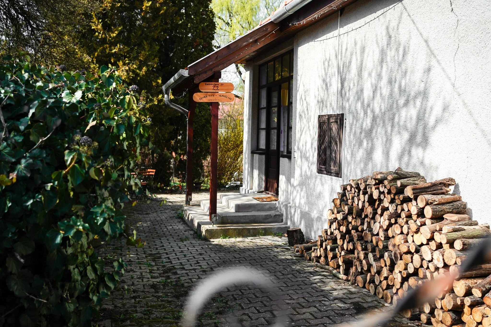 Fehér Ház Vendégház Kemence