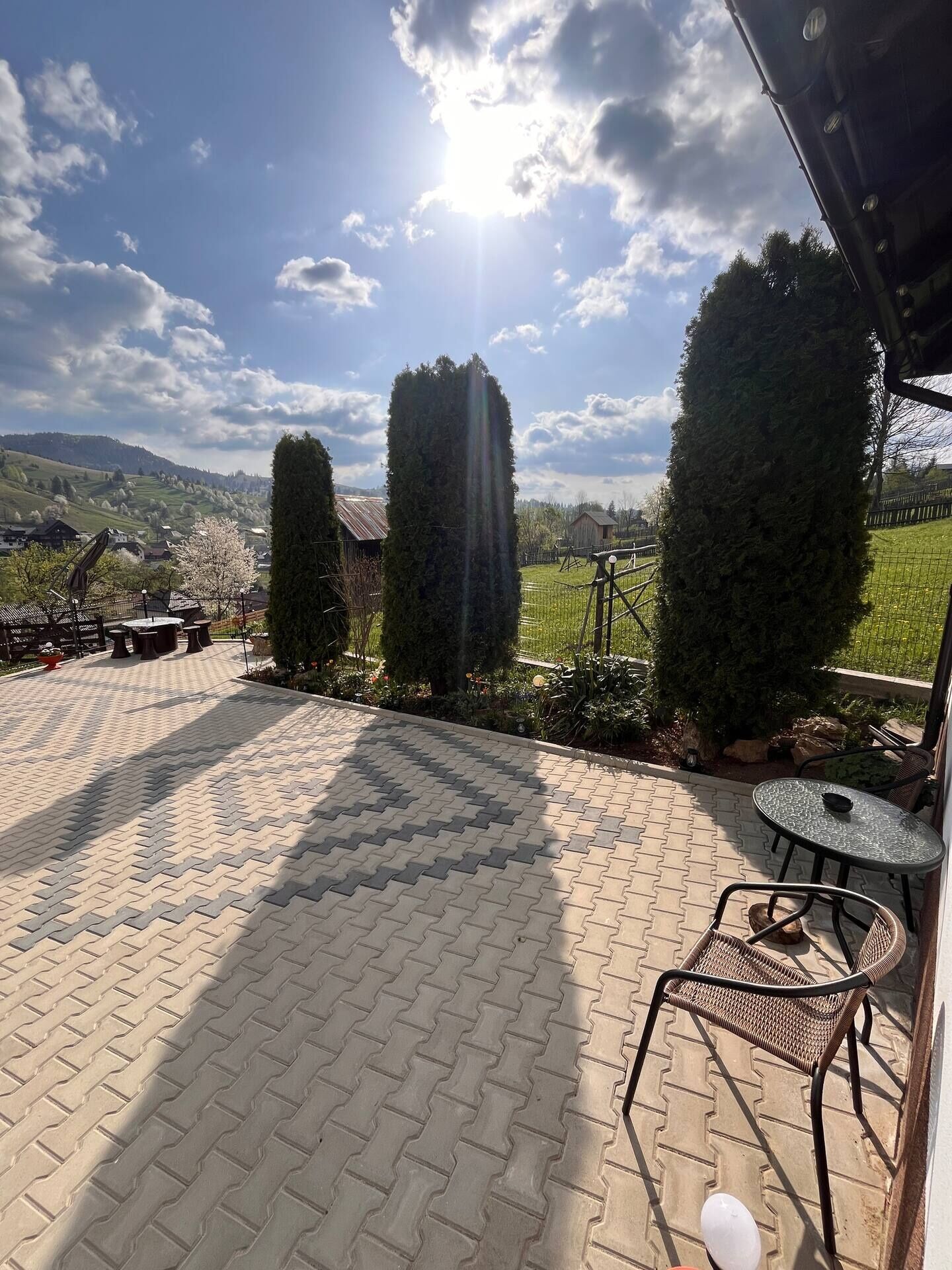 Casa de pe Deal Sadova