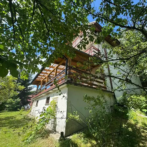 Dom od strony ogrodu