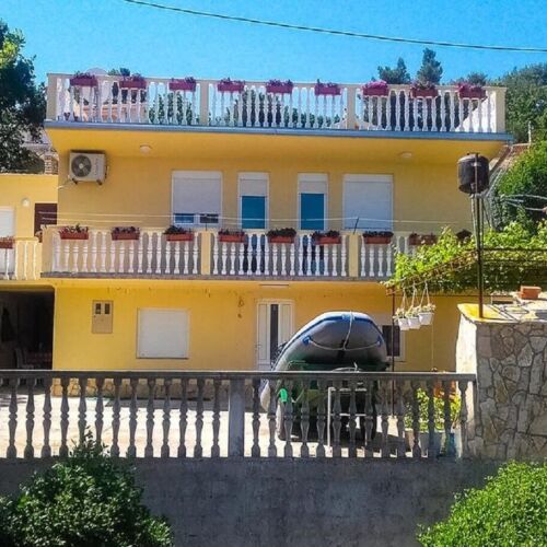 Apartments Niko Donji Karin