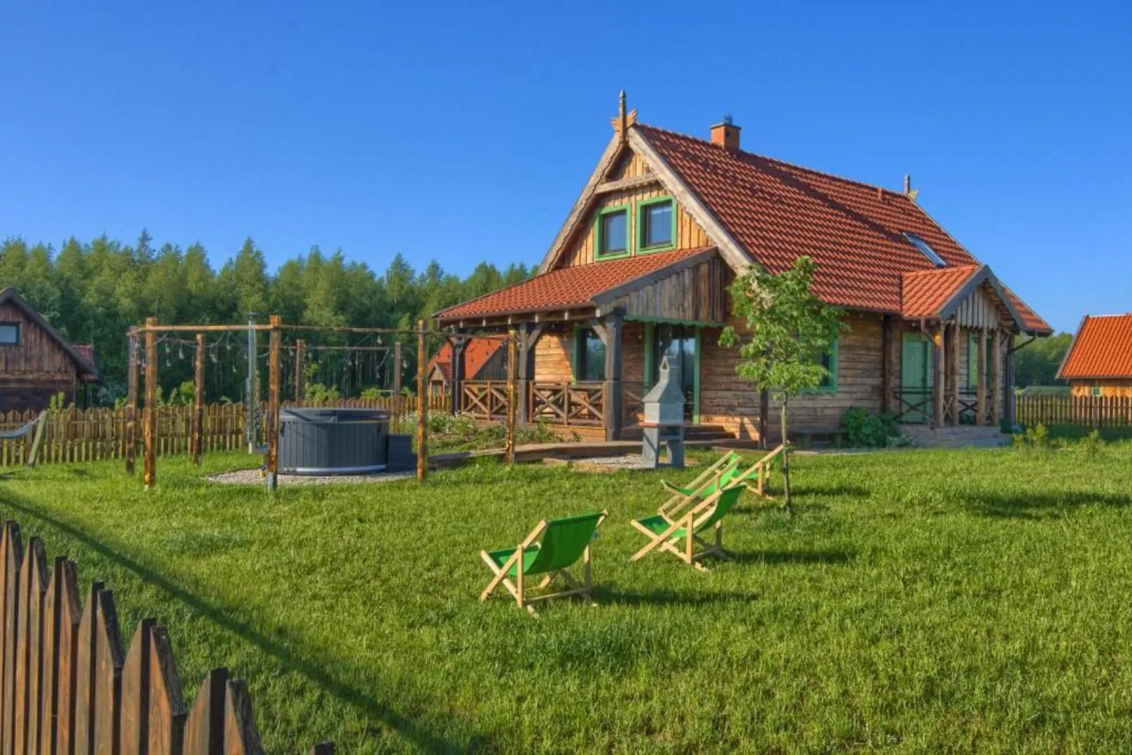 Dom Żuraw - Mazurska Chata z Jacuzzi Ryn