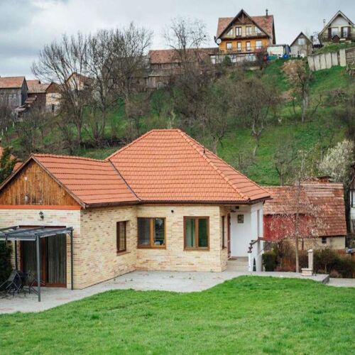 Gyöngy-lak Odorheiu Secuiesc