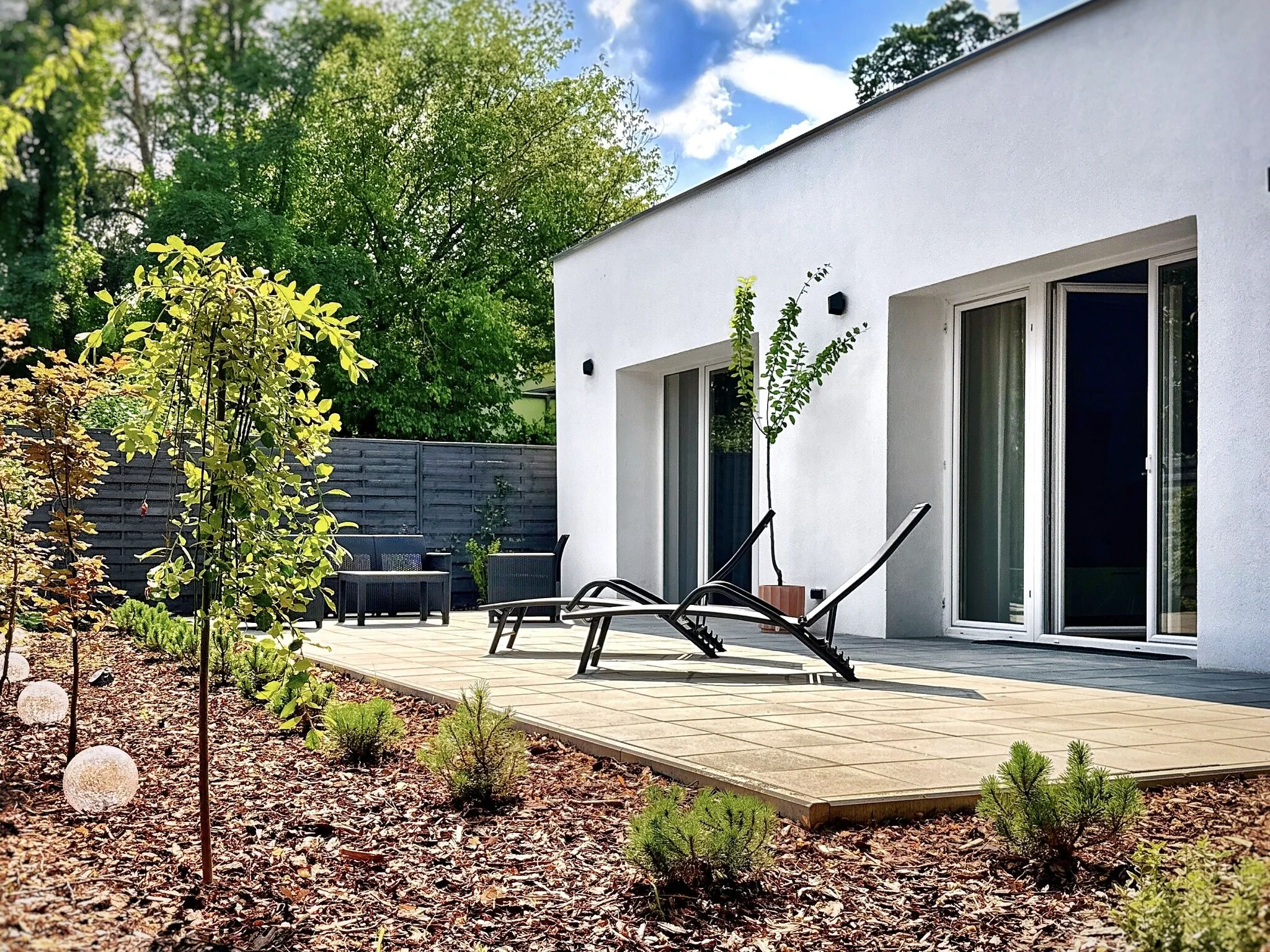 Nowoczesny Dom z Ogrodem w Warszawie