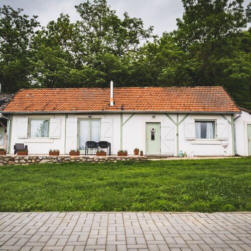 Ferde Kemping és Apartmanház Kapolcs