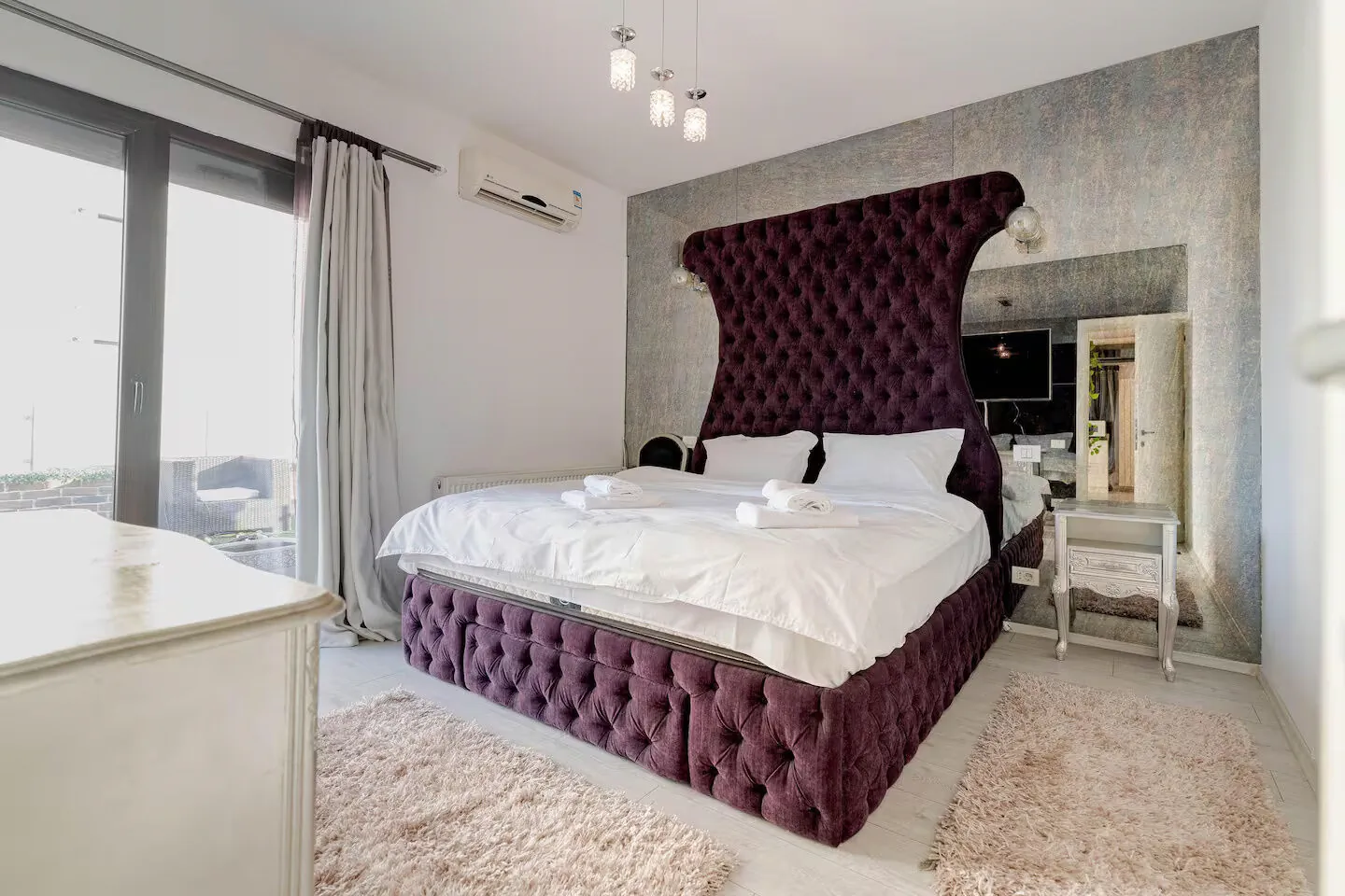 Apartament Penthouse Floreasca cu Jacuzzi și Terasă București