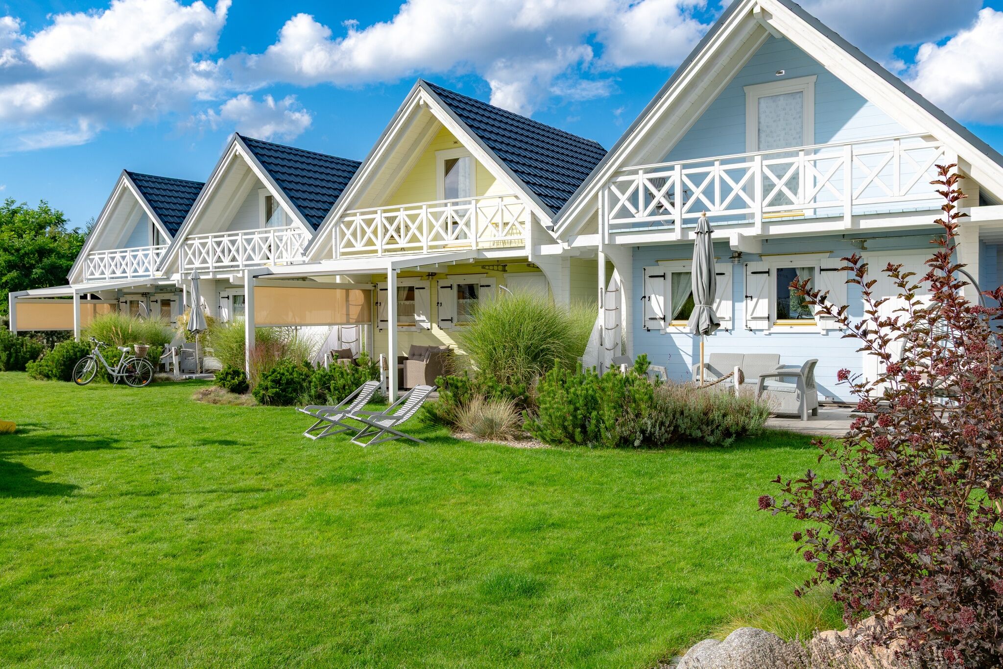 Domki nad morzem Otulone Słońcem Rowy