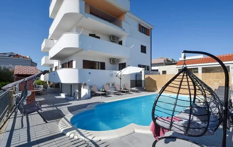 House DD with heated pool Okrug Gornji