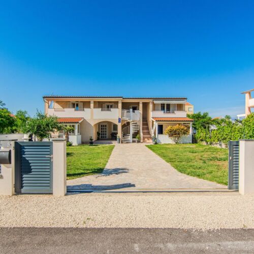 Apartments Juracak Josip i Mira Nin II