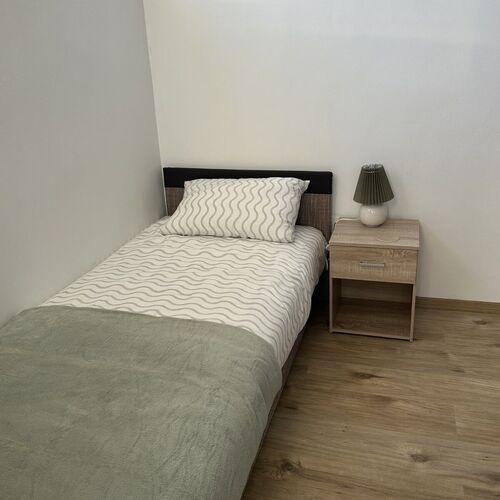 ACÉL Budget Rooms with Free Truck Parking Veszprém