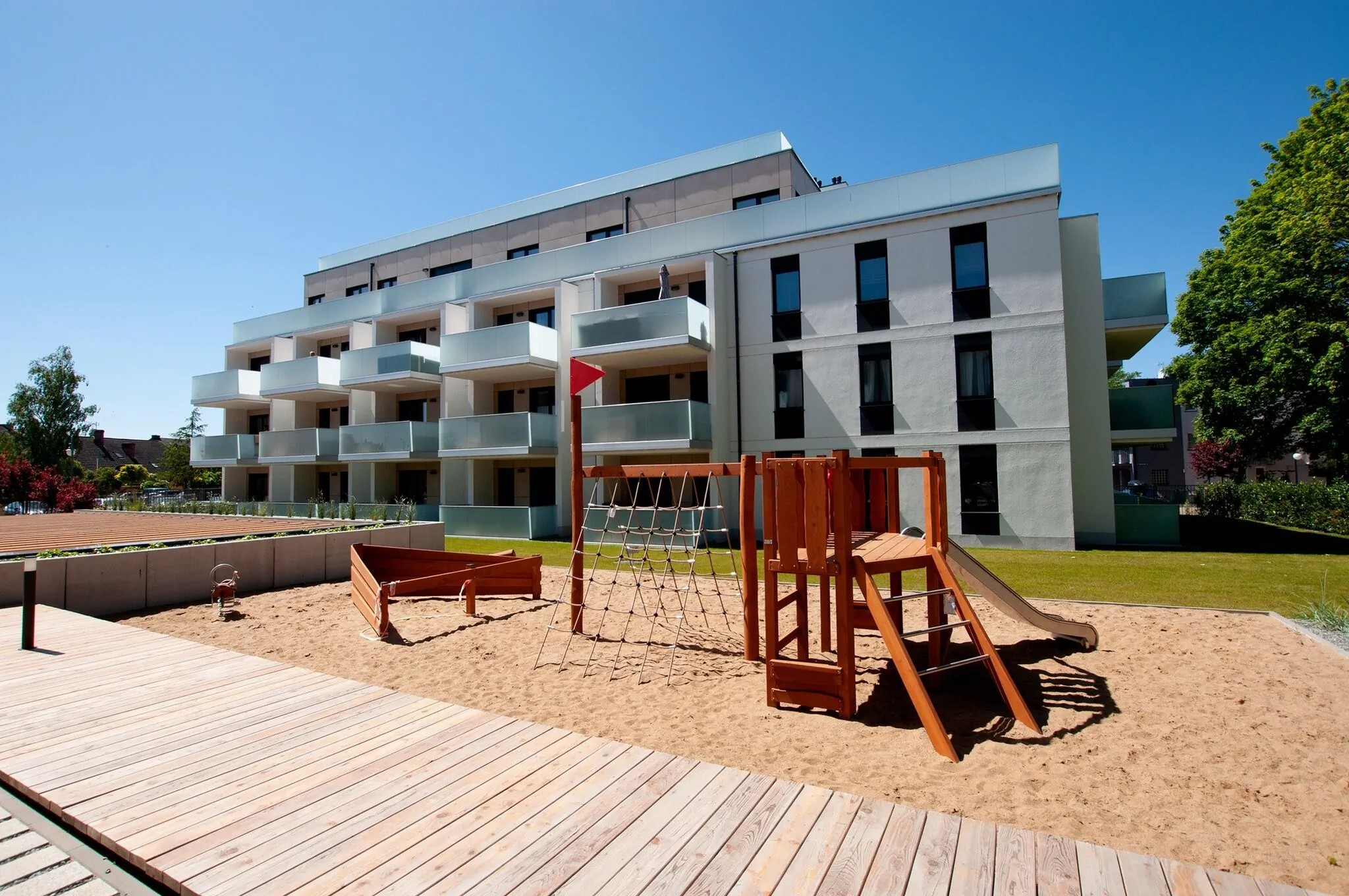 Apartament IKAR Rewal z własnym ogródkiem - przy plaży 