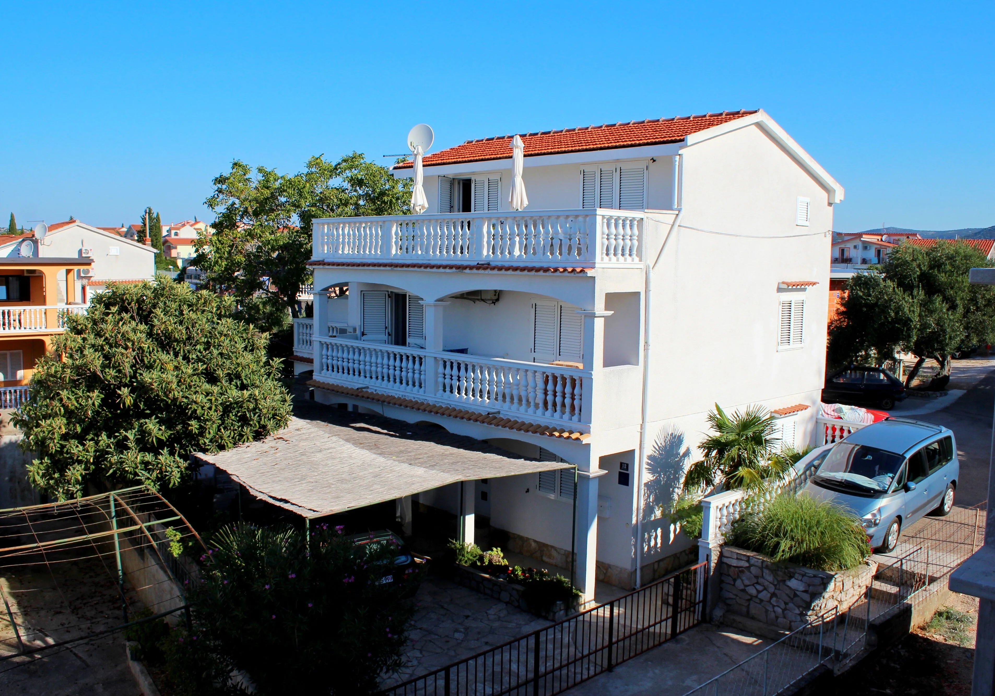 Apartments With Parking Space Pirovac, Šibenik - 24766 Pirovac