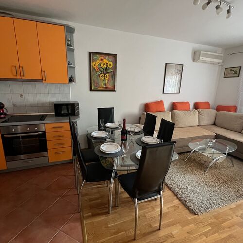 Apartments With WiFi Makarska - 24779
