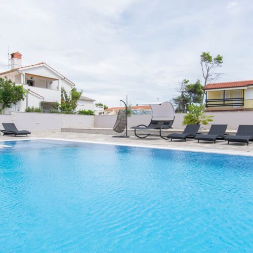 Ház Családok Részére Medencével A Tenger Mellett Vir - 24816