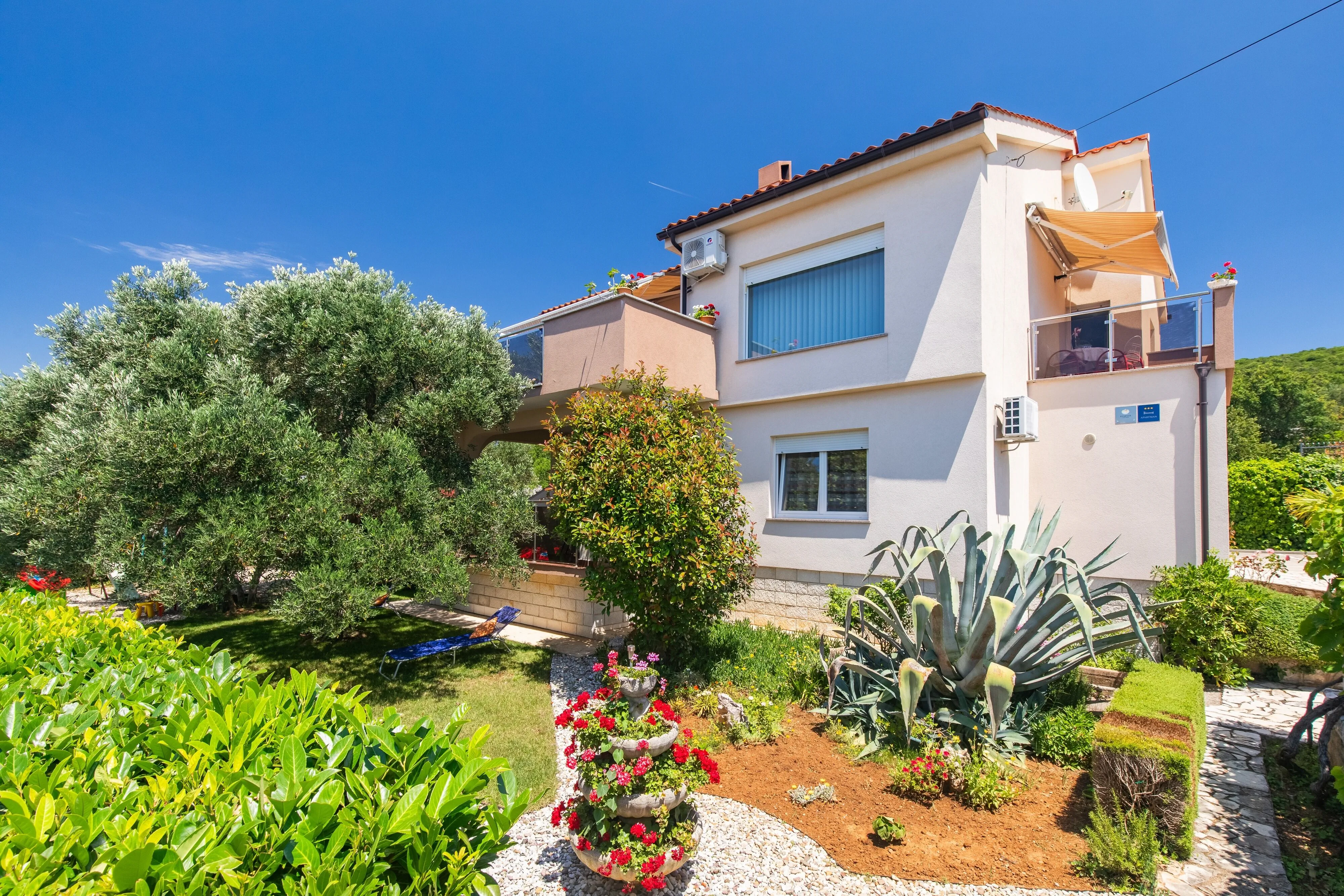 Apartments With Parking Space Punat, Krk - 24859 Punat