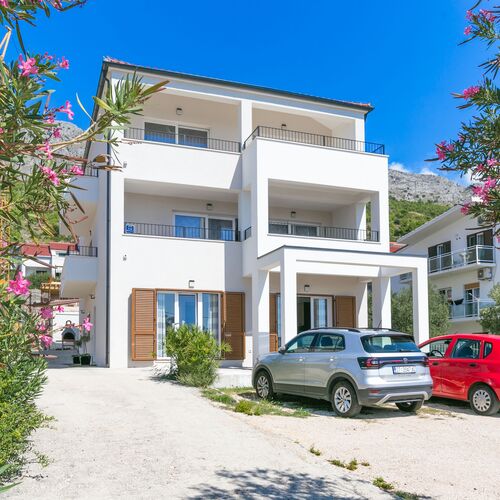 Family Friendly Seaside Apartments Duće, Omiš - 24876 Duće