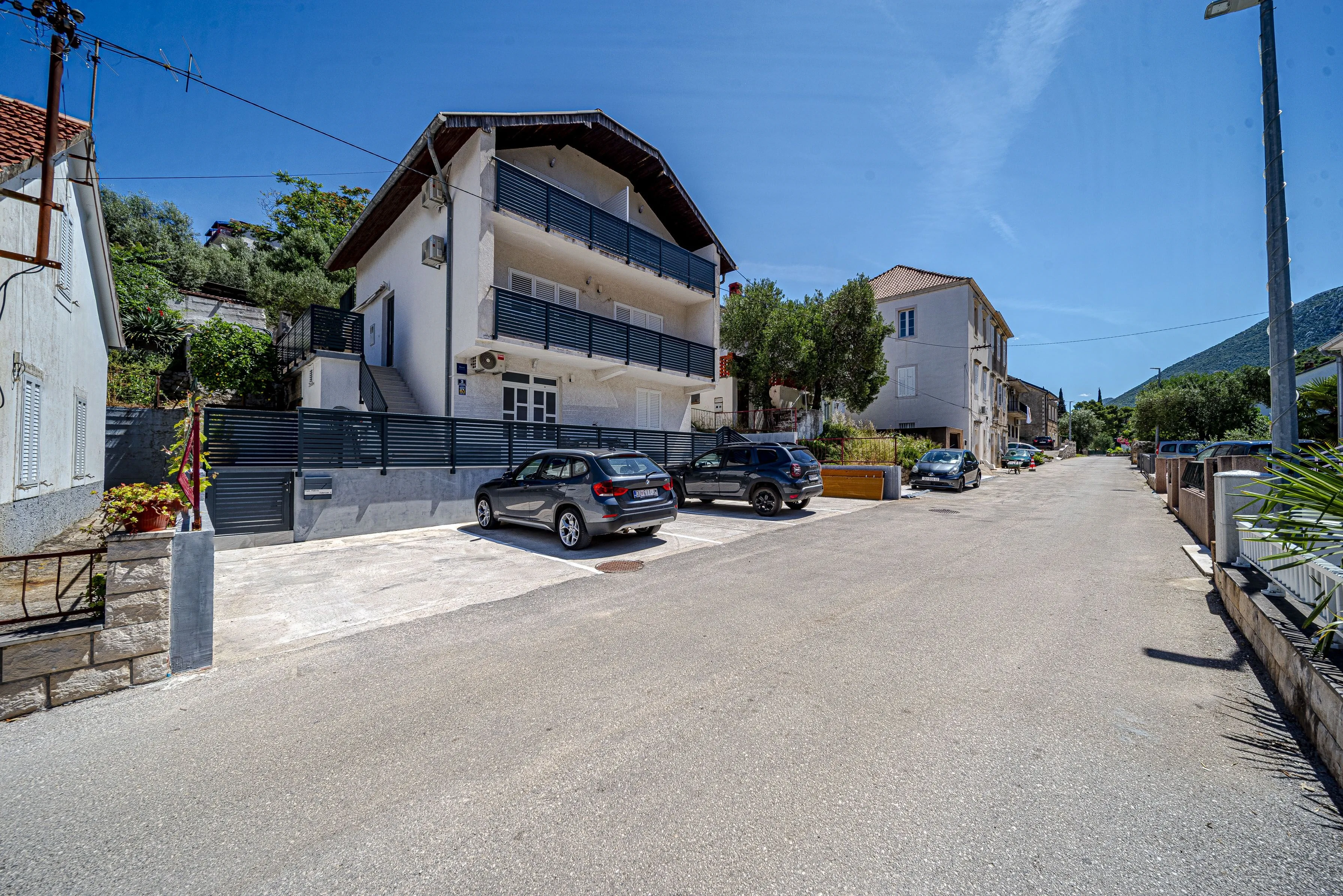 Apartments With Parking Space Trpanj, Pelješac - 24922 Trpanj